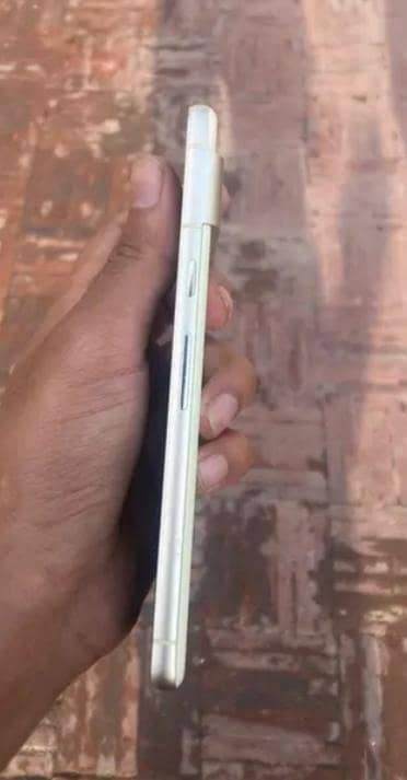 Google Pixel 7 4
