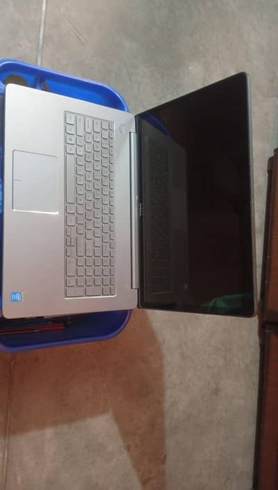 Dell Inspiron 7737-Core i7 (4th Gen)  17.3 inch Display