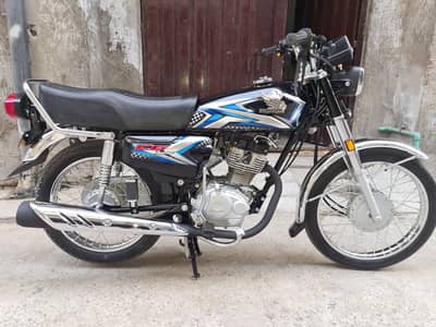 Honda 125 new condition no scratches