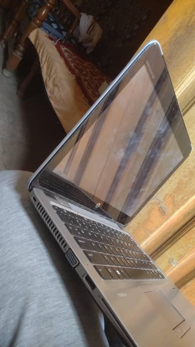 Elitebook 820 core i5 6th generation condition 10/9 all okay