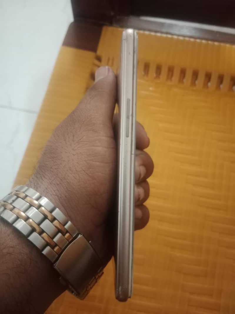 OPPO A37 5
