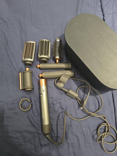 original dyson airwrap in excellent condition