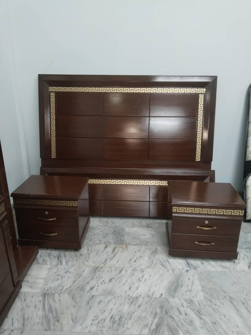 Double Bed & Dressing Beautiful  looking 0