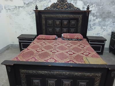 singel bed 2 side table