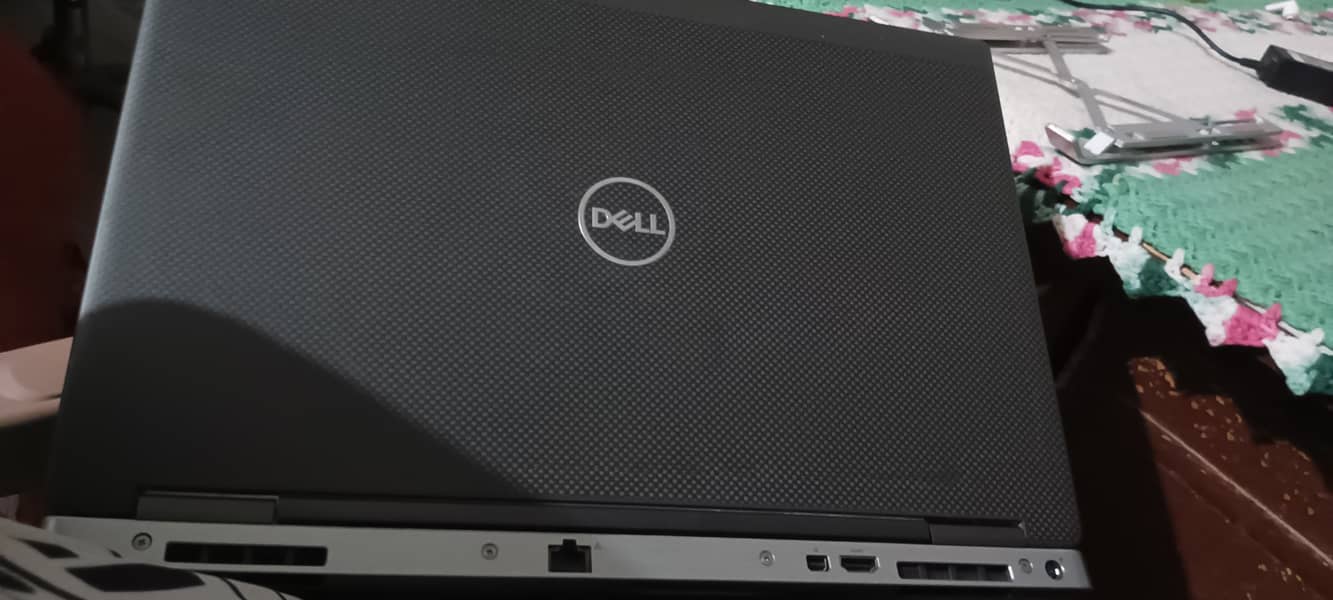 Dell precision 7540 1