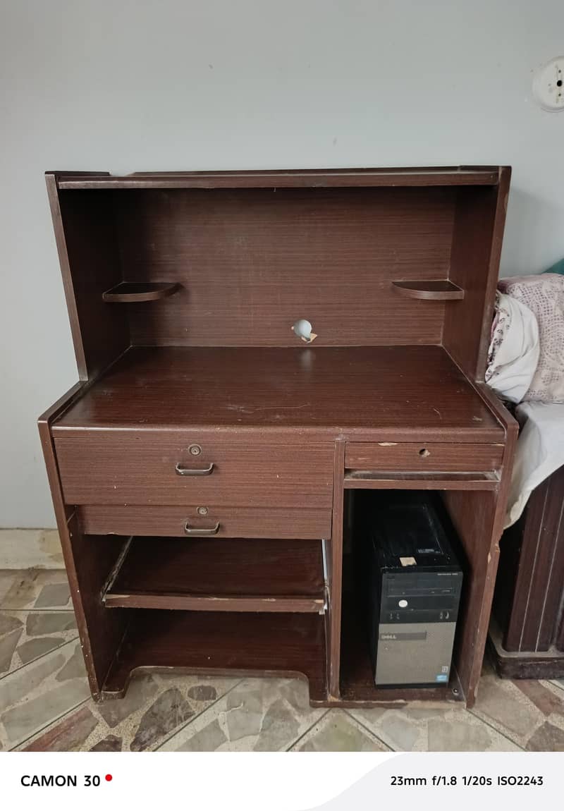 computer & Study table 0