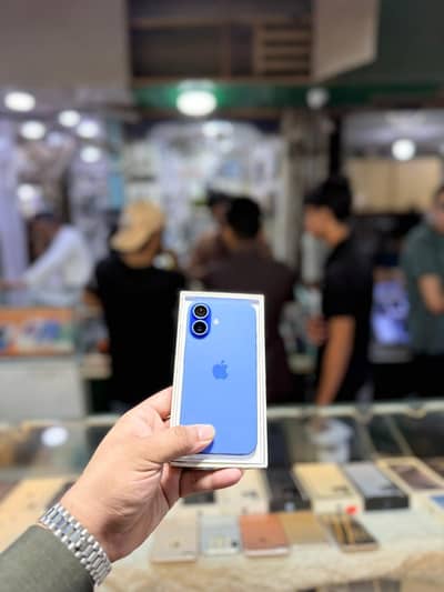 Apple iPhone 16
