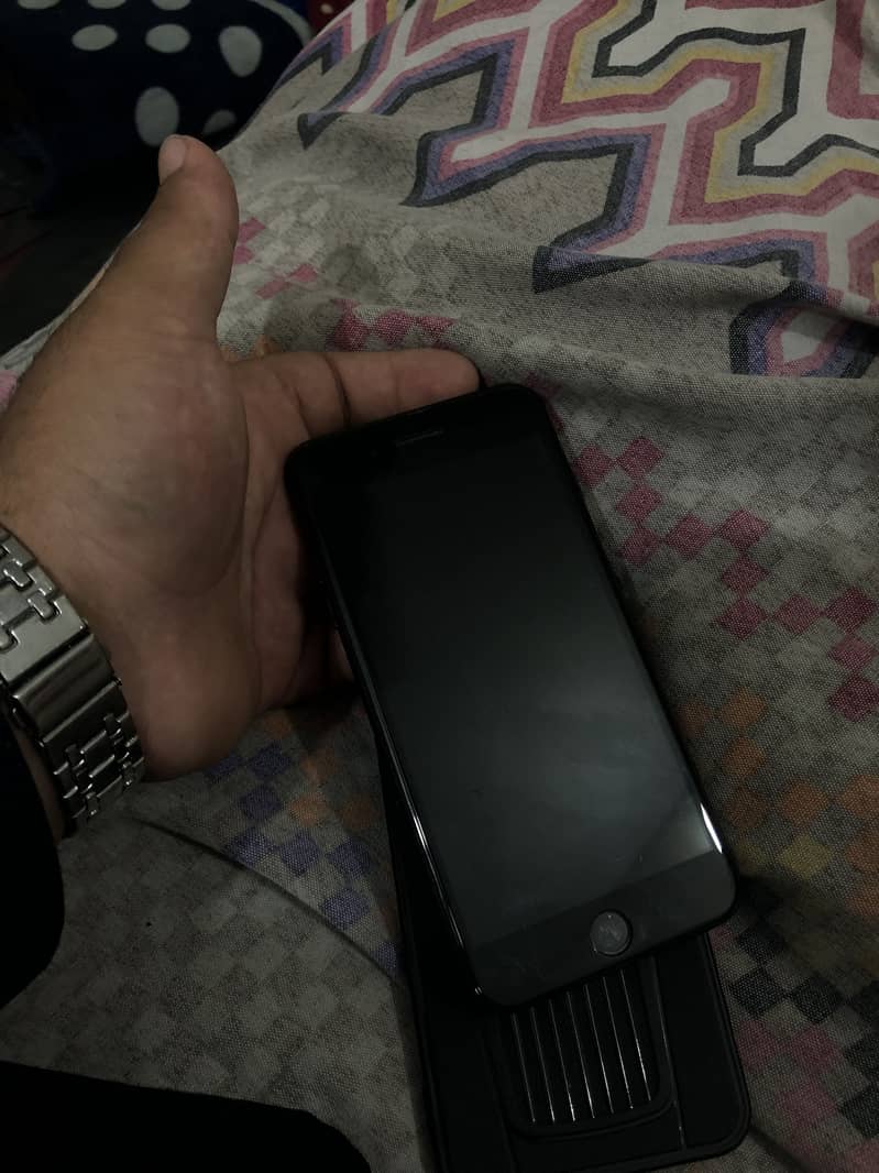Apple iPhone 7 Plus 1