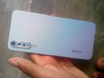Vivo S1 8/256GB.
