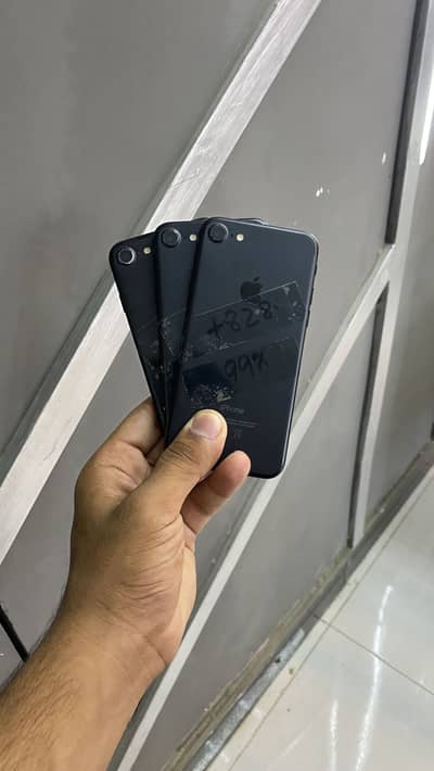 Apple iPhone 7