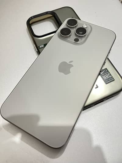iPhone 15 Pro Max jv 256 gb battery health 98