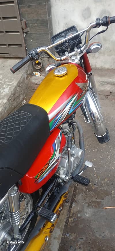 honda 125 red cloure all orignal