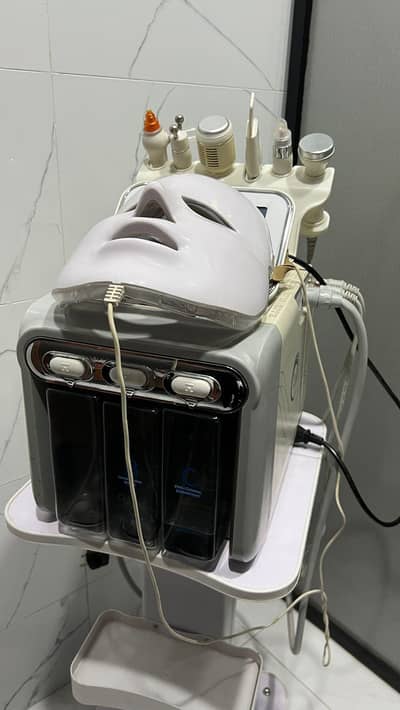 Hydra Facial Machine