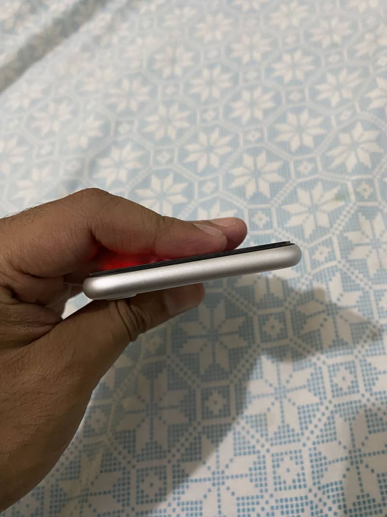 Apple iPhone SE 3
