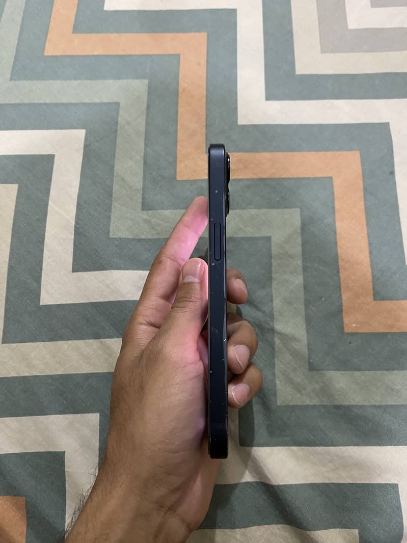 iPhone 13 2