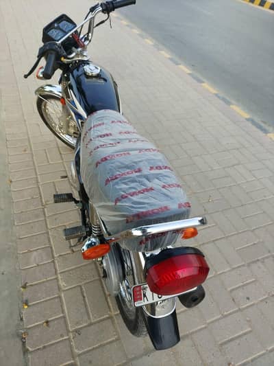 Honda 125 2025 black