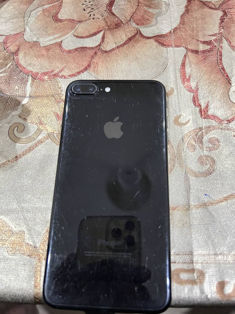 Apple iPhone 7 Plus 1