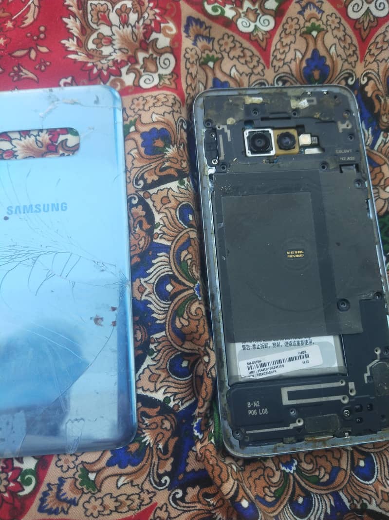Samsung Mobile S10e 1