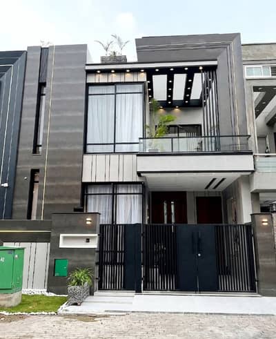 5 Marla Modern House Available For Rent On Prime Location In Bahria Town