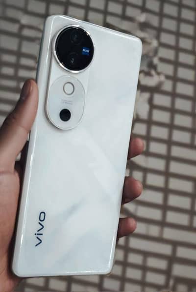Vivo V40