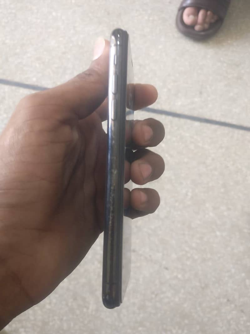 Apple iPhone X 5