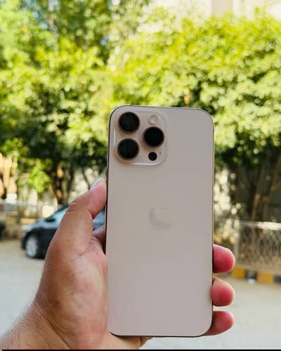 Apple iPhone 16 Pro Max
