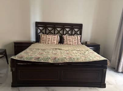 Modern wooden bedroom set