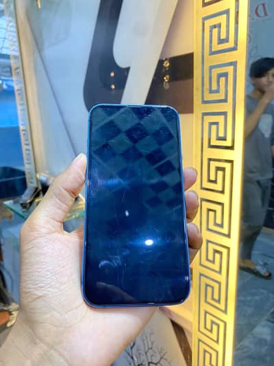 Apple iPhone 13