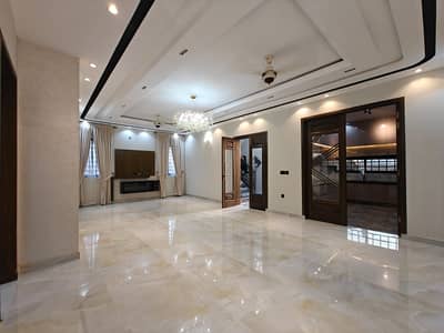 10 Marla House For Rent In Bahria Town Lahore - Prime Location Sector C