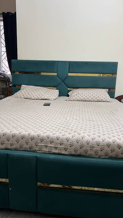 King size velvet bed
