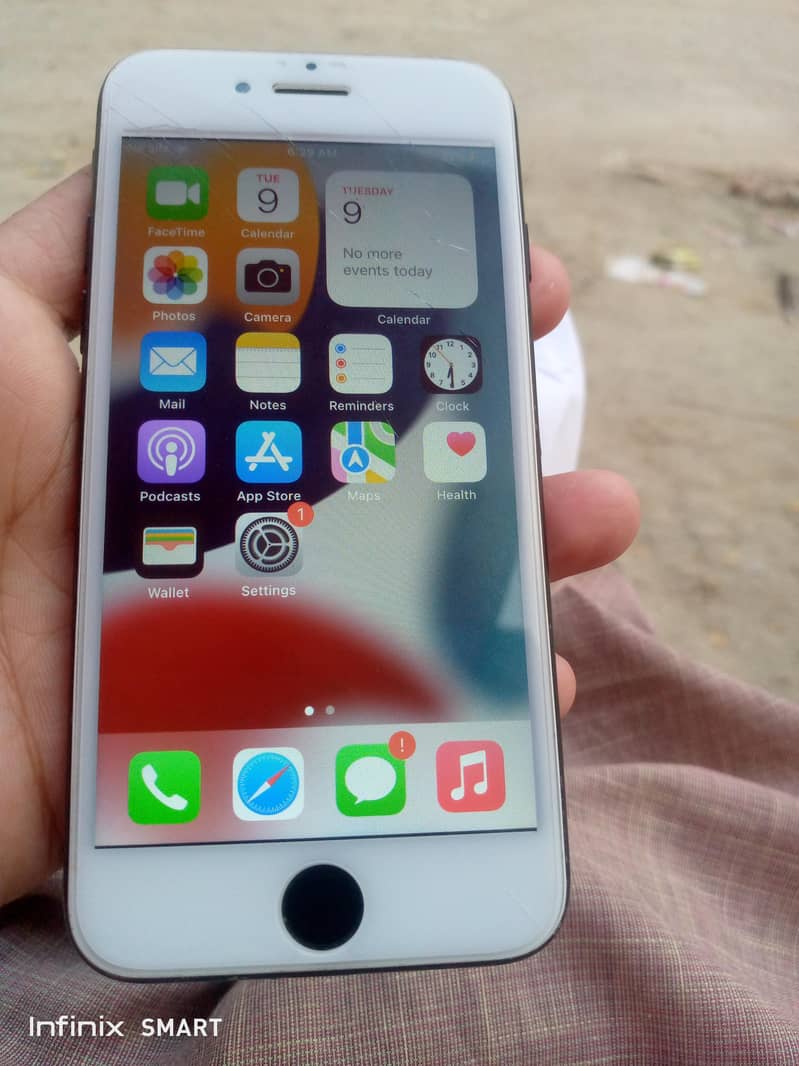 Apple iPhone 7 1