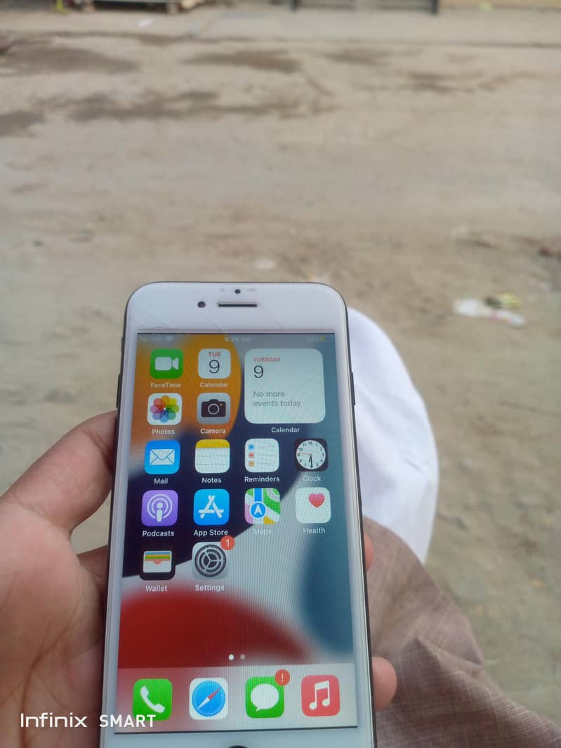 Apple iPhone 7 2