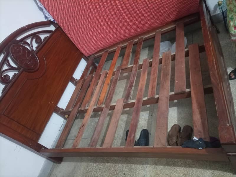 Bed with dressing set 0