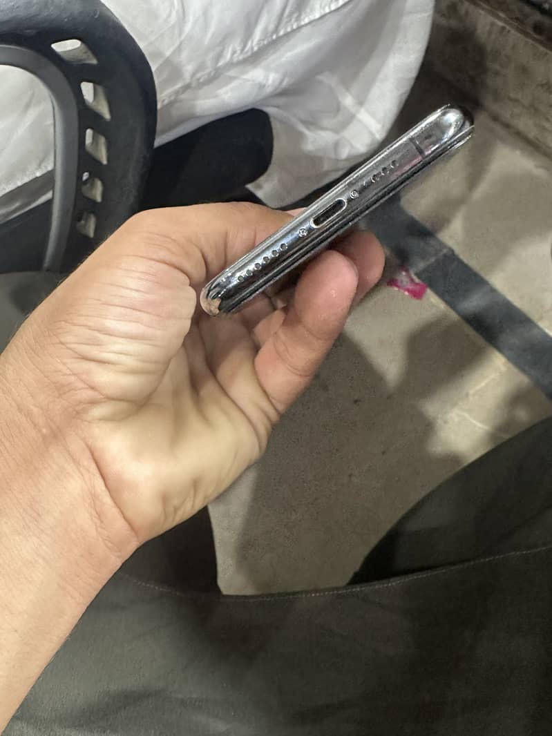 IPhone XS 3