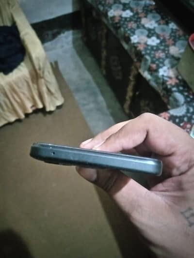 Motorola 2025 4+8 128