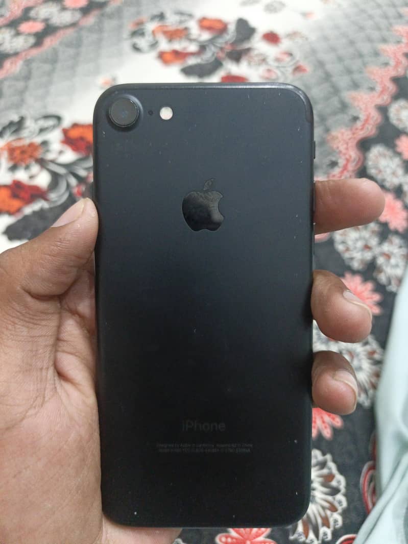 Apple iPhone 7 1