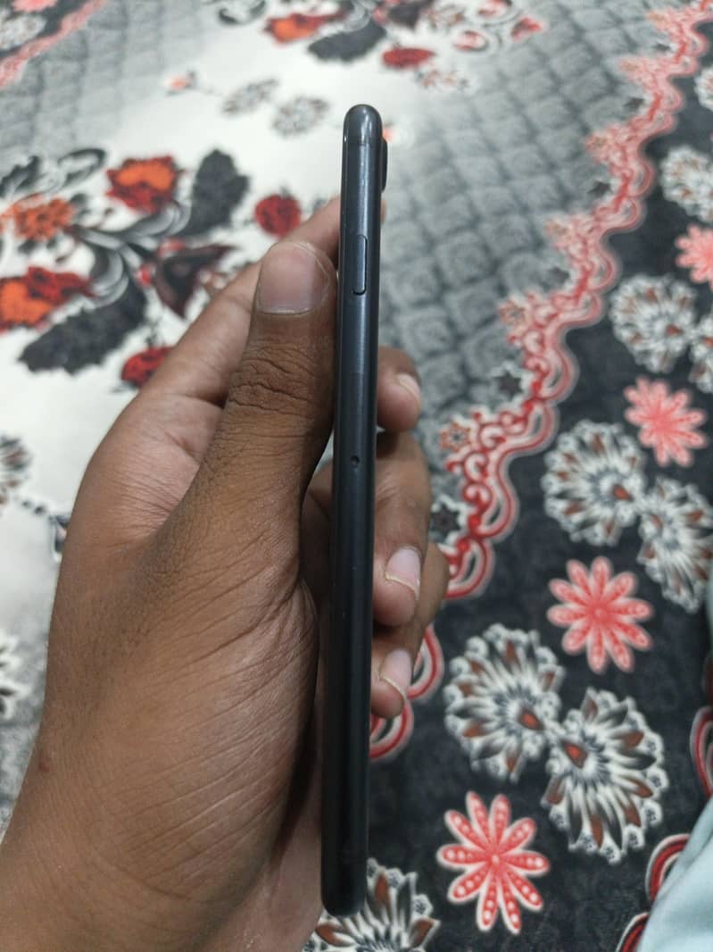Apple iPhone 7 2