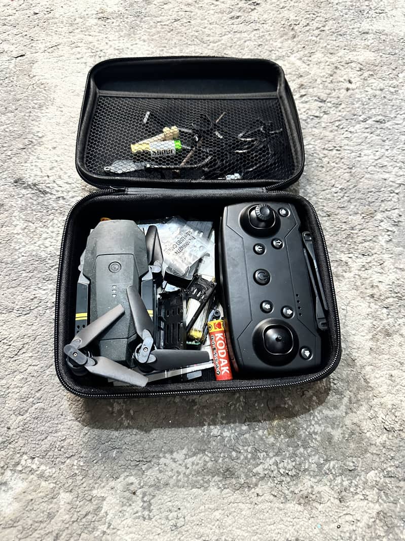 E58 foldable drone 5