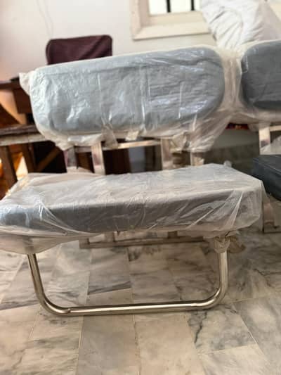 revo folding seats new all ok condition 10 10