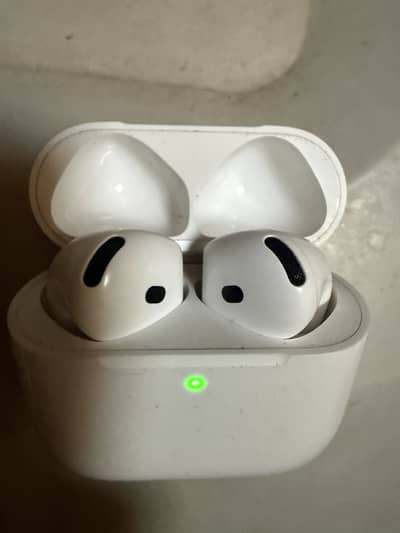 Airpods 4 active noise cancelation