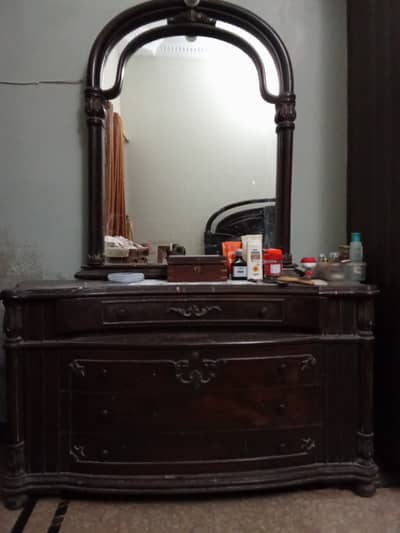 Im selling my dressing table and iron stand