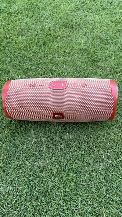 JBL Charge 4 by Harman Kardon with box