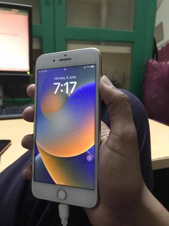 Apple iPhone 8 Plus 2