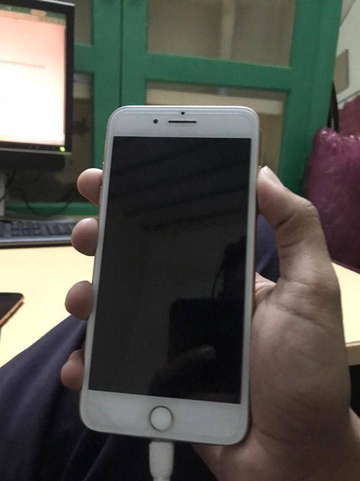 Apple iPhone 8 Plus 3