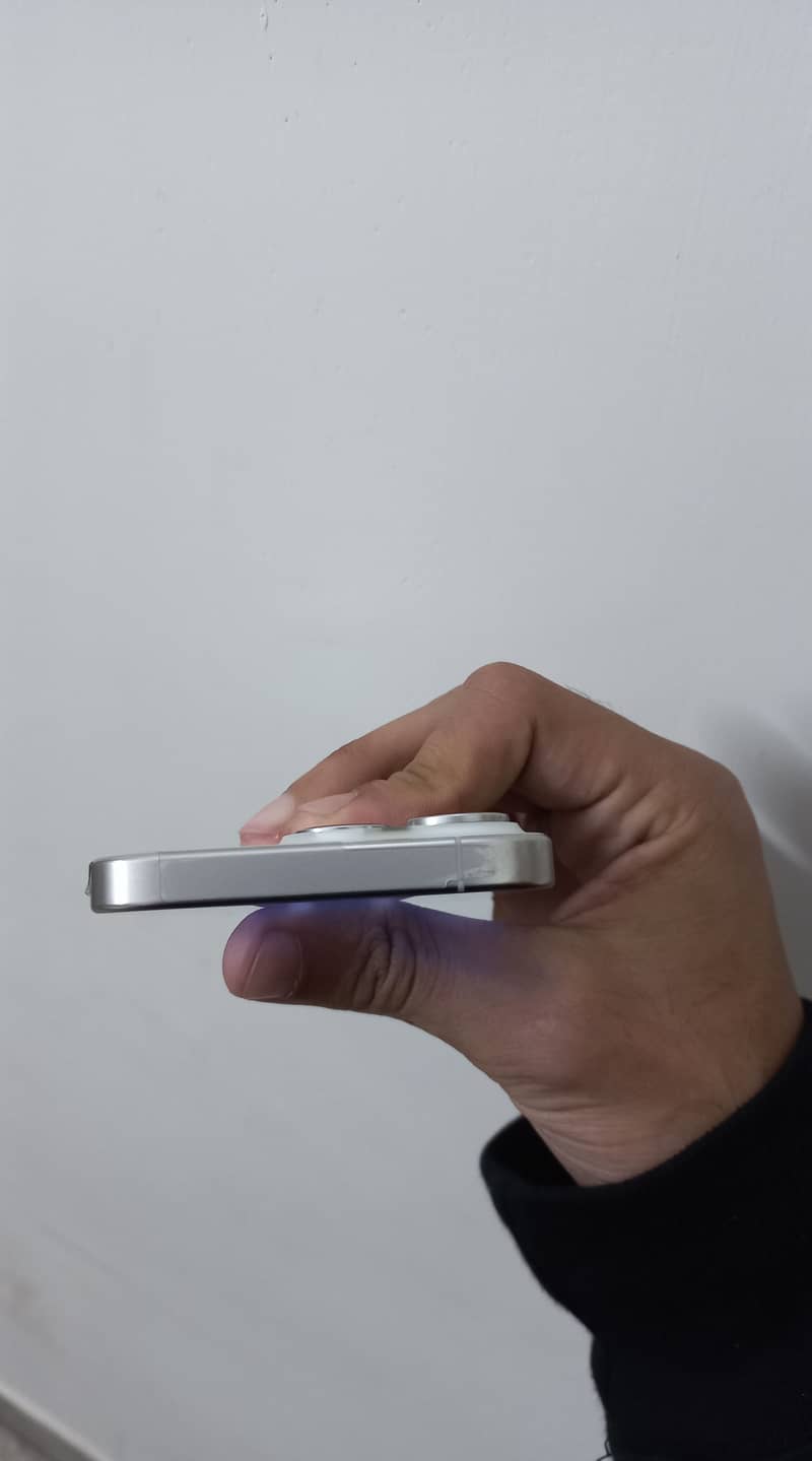 Apple iPhone 15 Pro 1