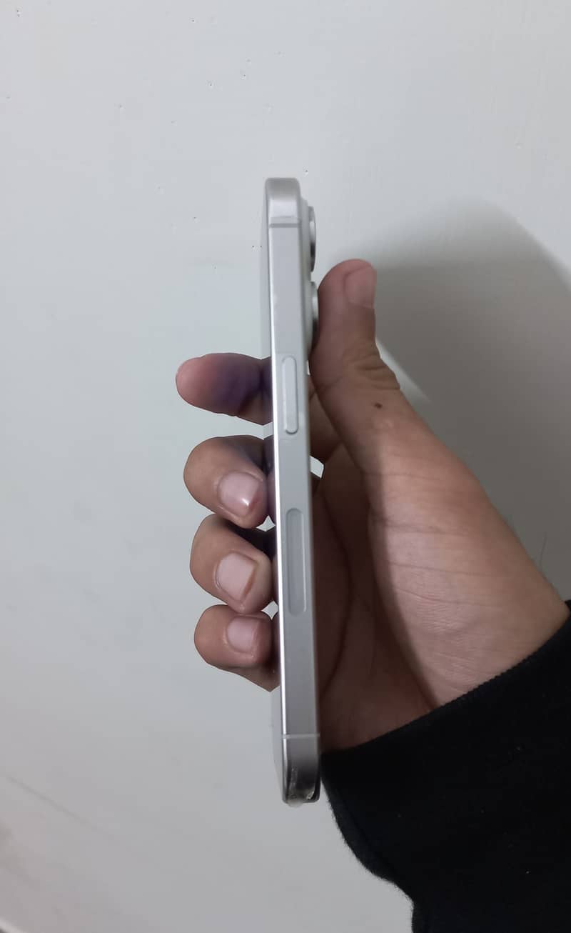 Apple iPhone 15 Pro 2