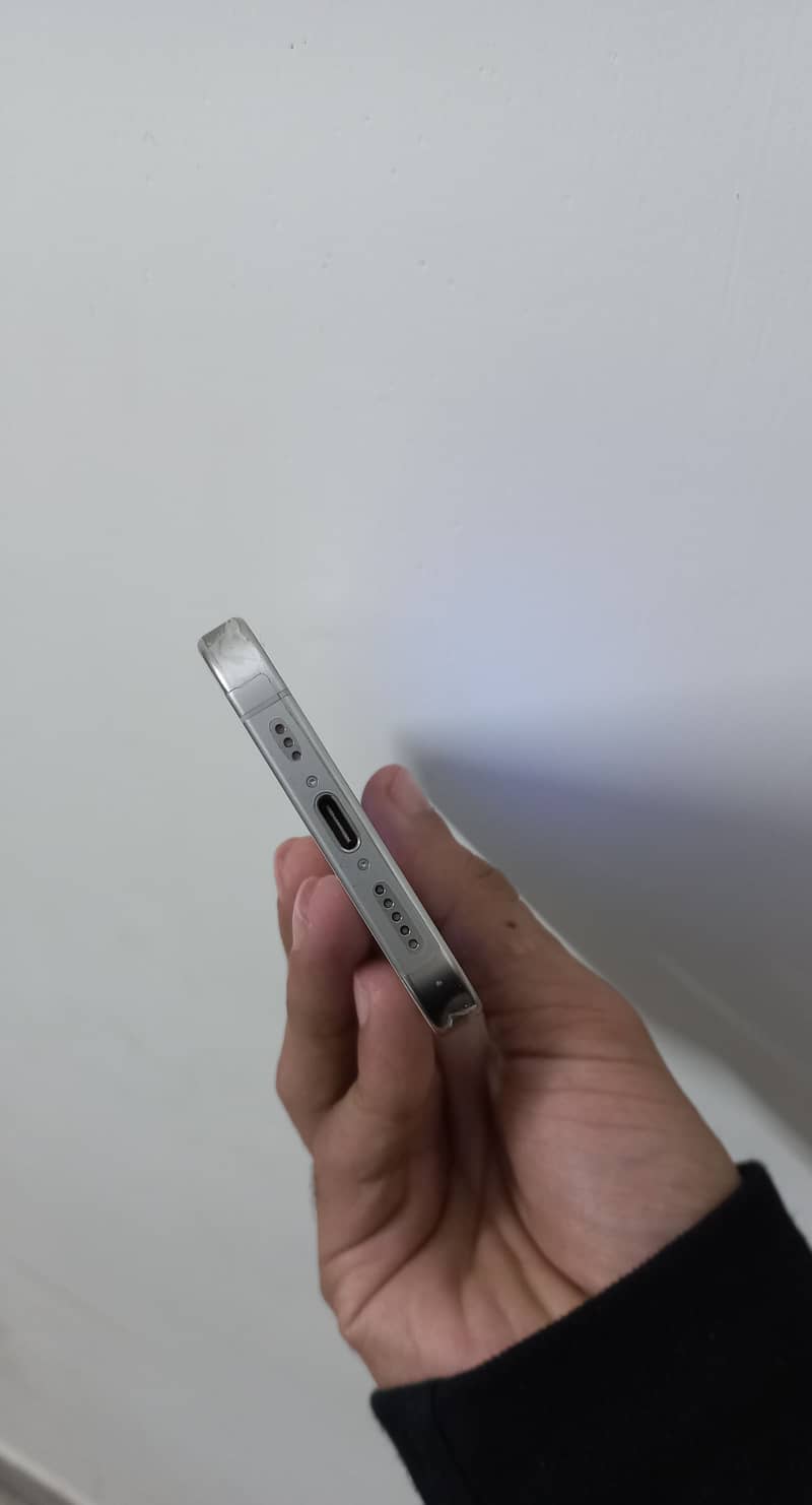 Apple iPhone 15 Pro 3