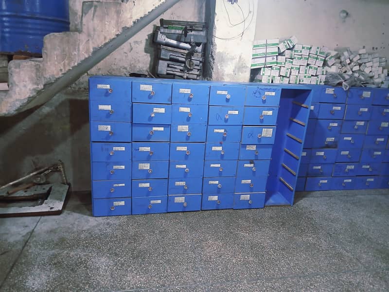 drawers 4