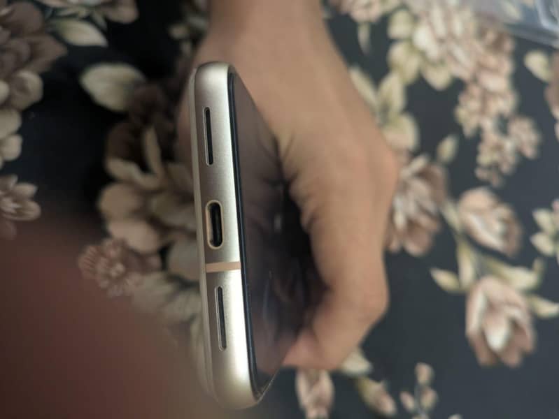Google Pixel 8 2