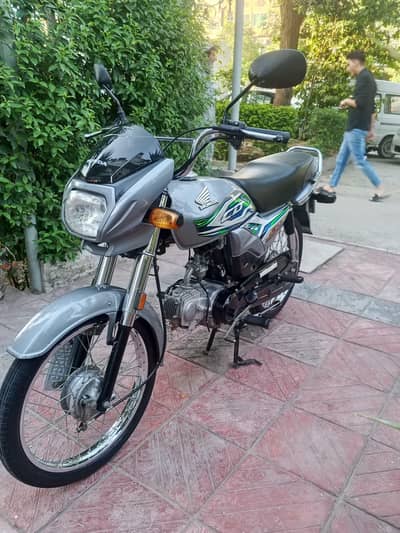 I want urgent sale my bike just serious Byer contact me 1 hand use